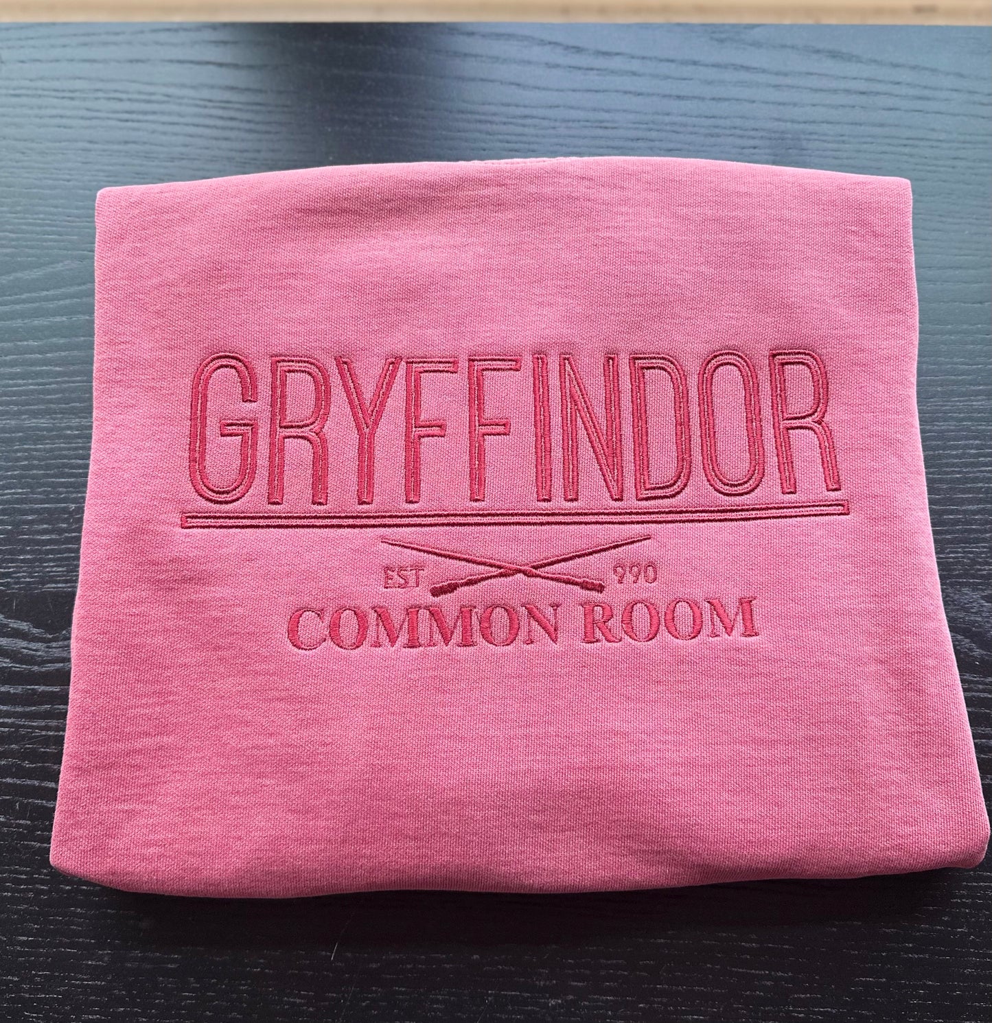 PRE-ORDER Gryffindor Common Room Crew - Crimson