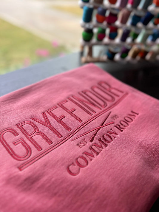 PRE-ORDER Gryffindor Common Room Crew - Crimson
